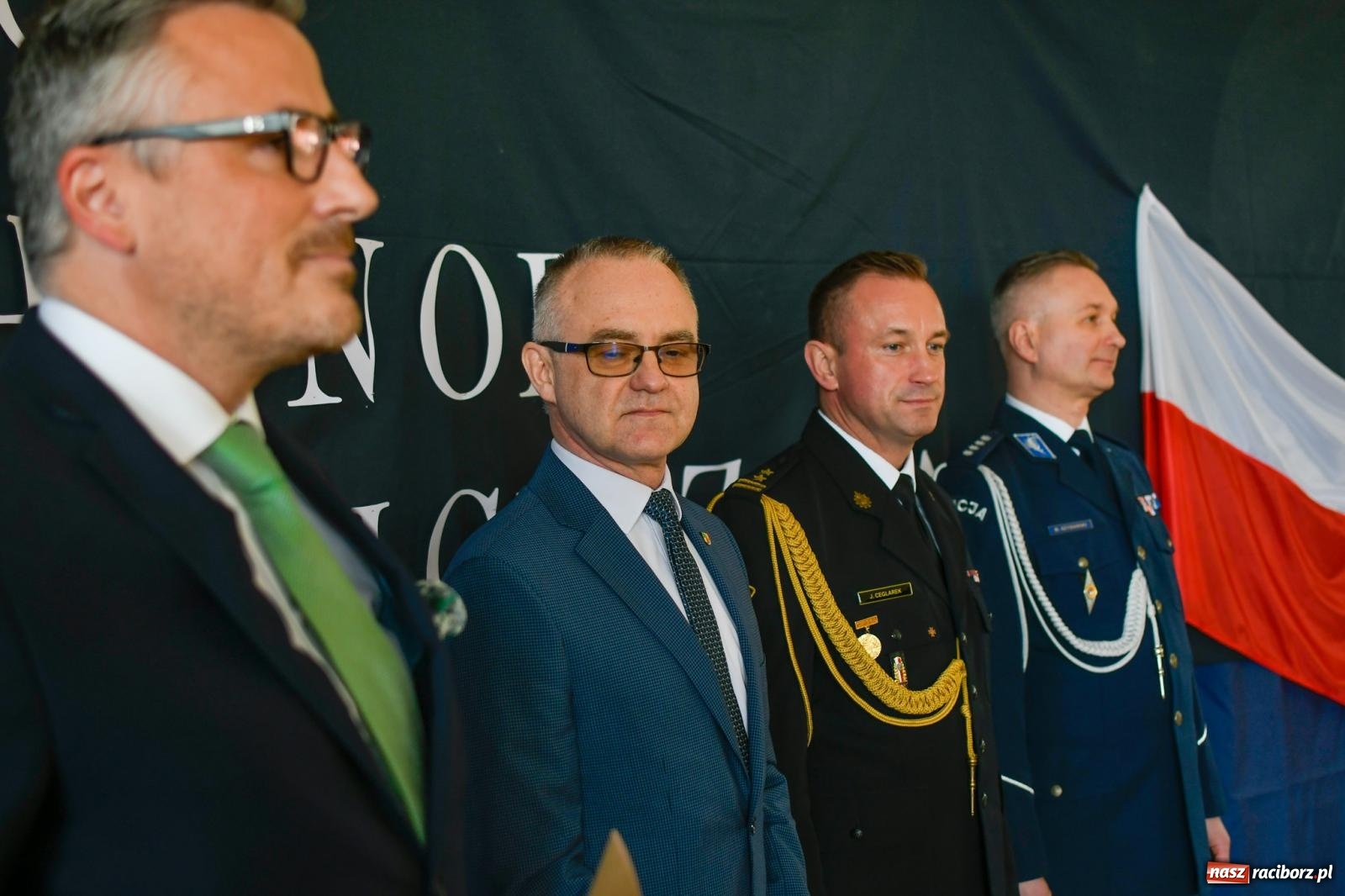 Zdjęcie w galerii na portalu naszraciborz.pl: Niech moc będzie z wami! Rekruci z Ekonomika złożyli ślubowanie wiadomości z regionu