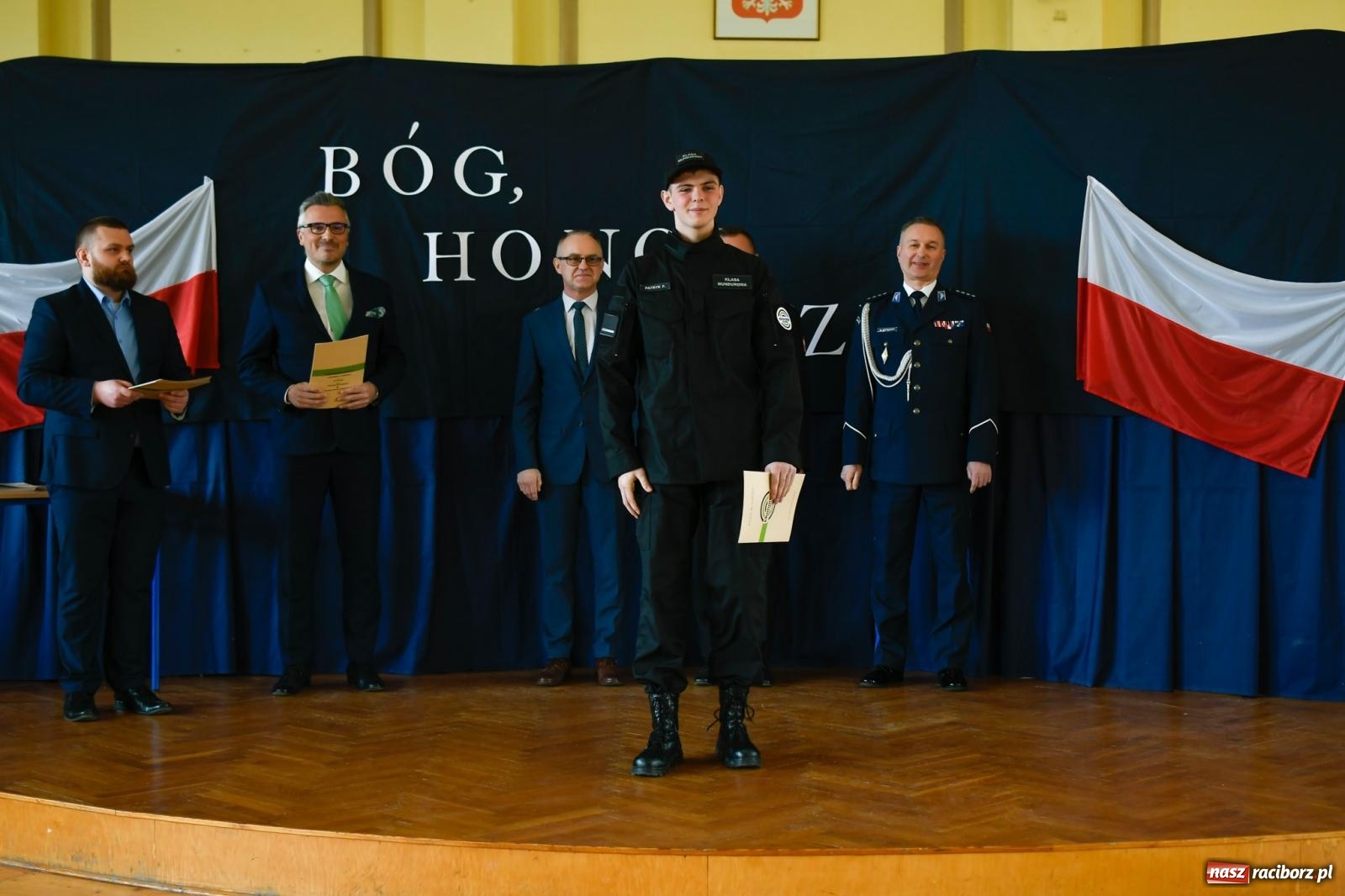 Zdjęcie w galerii na portalu naszraciborz.pl: Niech moc będzie z wami! Rekruci z Ekonomika złożyli ślubowanie wiadomości z regionu