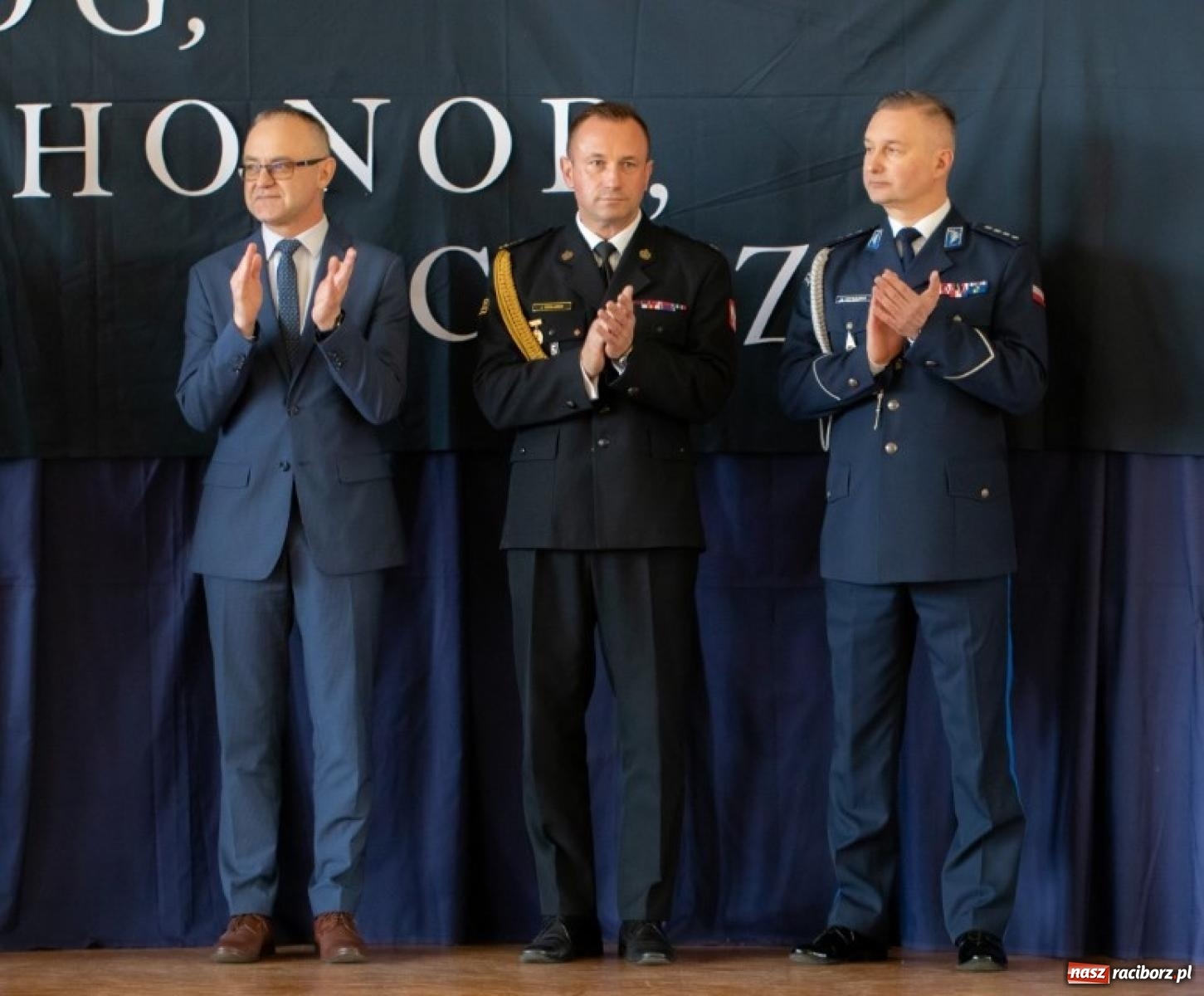 Zdjęcie w galerii na portalu naszraciborz.pl: Niech moc będzie z wami! Rekruci z Ekonomika złożyli ślubowanie wiadomości z regionu