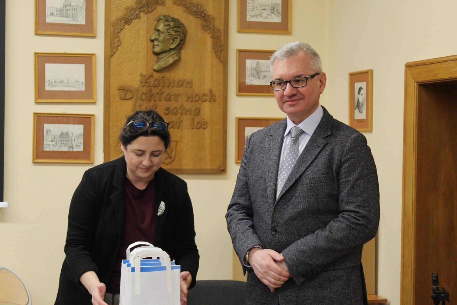 Zdjęcie w galerii na portalu naszraciborz.pl: XVI Konkurs Języka Angielskiego i Języka Niemieckiego dla uczniów szkół średnich rozstrzygnięty! wiadomości z regionu
