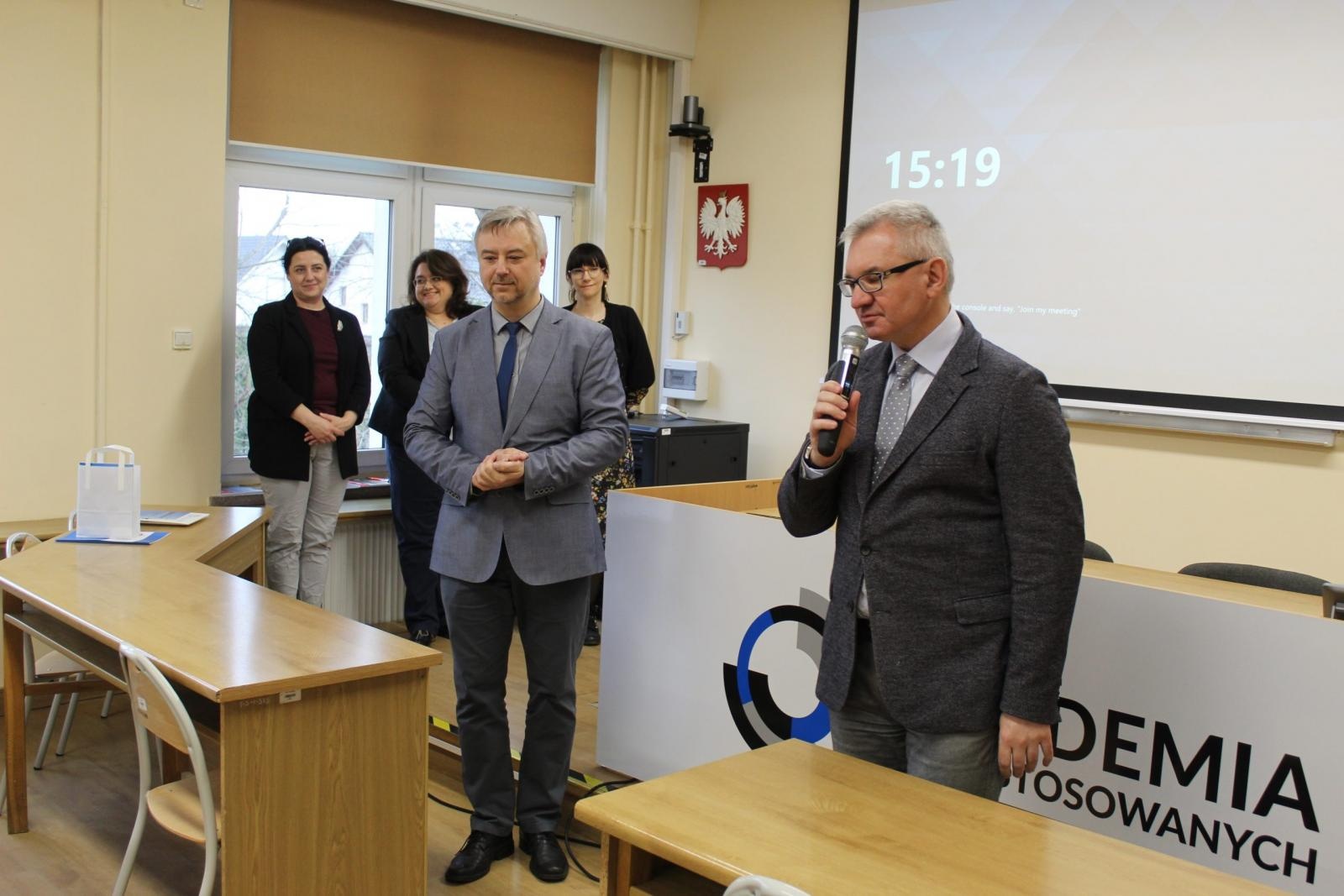 Zdjęcie w galerii na portalu naszraciborz.pl: XVI Konkurs Języka Angielskiego i Języka Niemieckiego dla uczniów szkół średnich rozstrzygnięty! wiadomości z regionu
