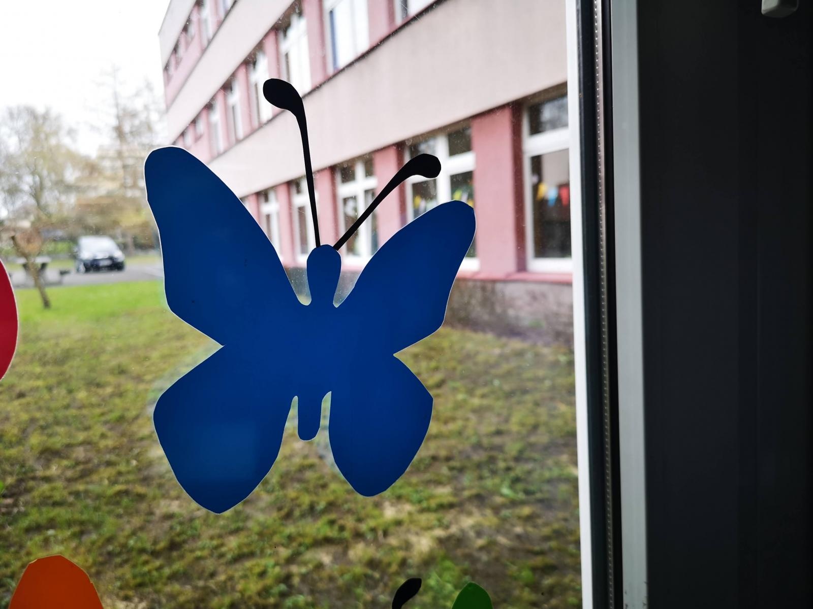 Zdjęcie w galerii na portalu naszraciborz.pl: Happening w SP18 z okazji Światowego Dnia Świadomości Autyzmu wiadomości z regionu