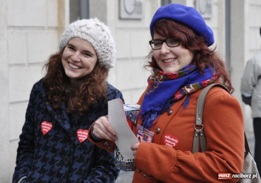 Zdjęcie w galerii na portalu naszraciborz.pl: Najpierw huk, a potem już liczenie wiadomości z regionu