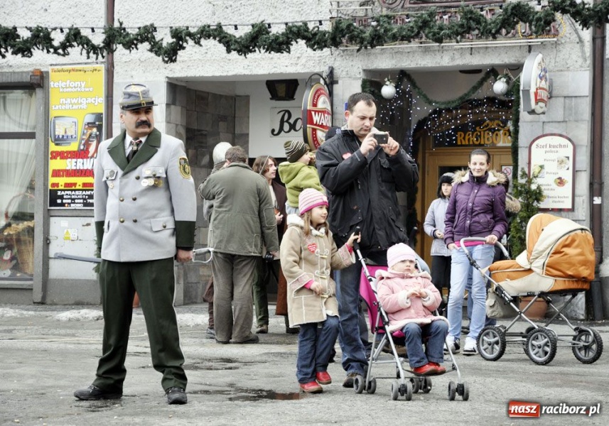 Zdjęcie w galerii na portalu naszraciborz.pl: Najpierw huk, a potem już liczenie wiadomości z regionu