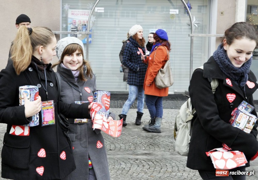Zdjęcie w galerii na portalu naszraciborz.pl: Najpierw huk, a potem już liczenie wiadomości z regionu