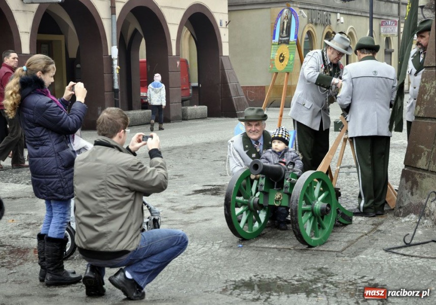Zdjęcie w galerii na portalu naszraciborz.pl: Najpierw huk, a potem już liczenie wiadomości z regionu