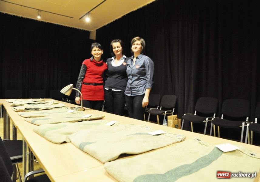 Zdjęcie w galerii na portalu naszraciborz.pl: Najpierw huk, a potem już liczenie wiadomości z regionu