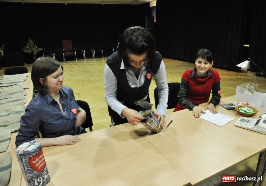 Zdjęcie w galerii na portalu naszraciborz.pl: Najpierw huk, a potem już liczenie wiadomości z regionu