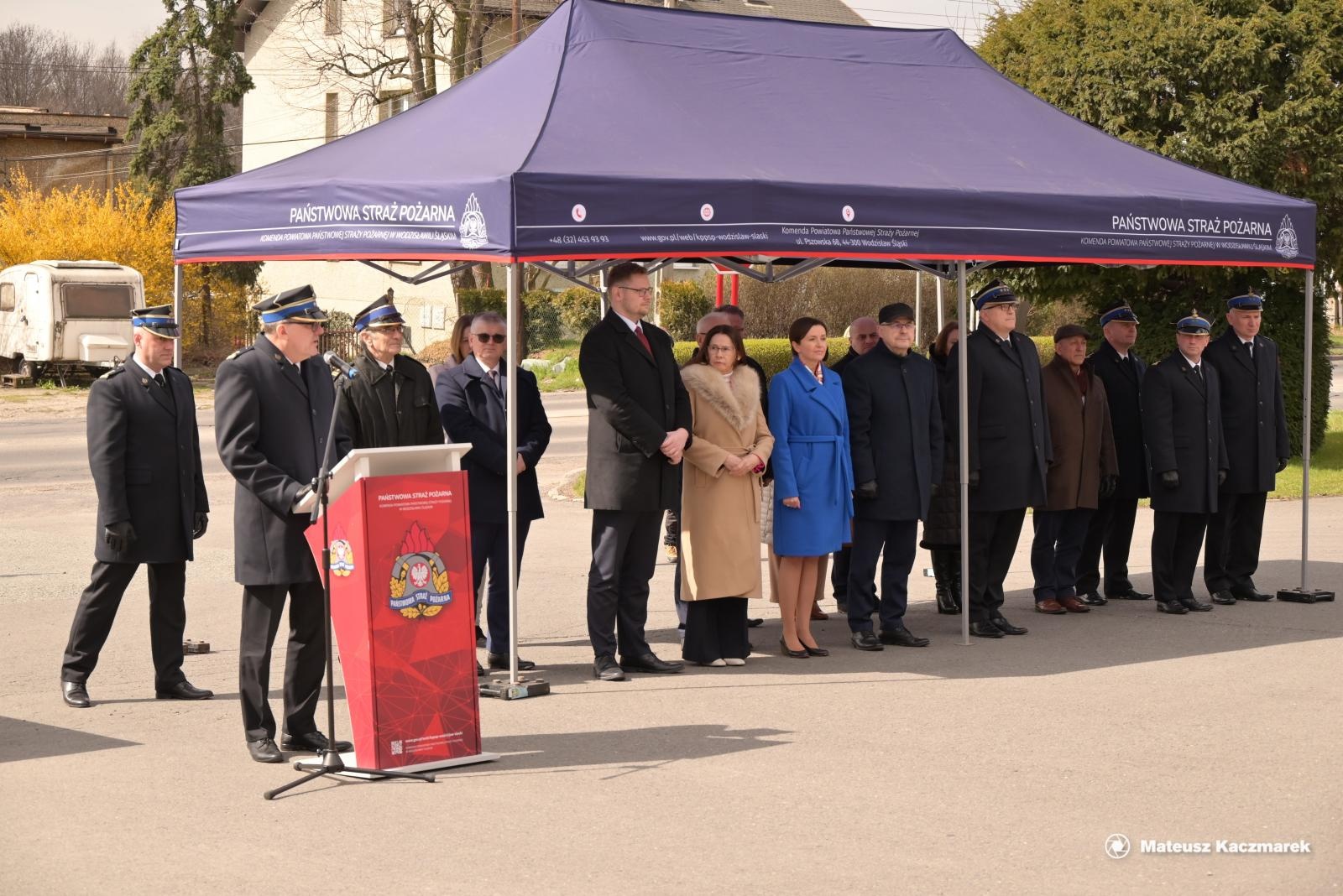 Zdjęcie w galerii na portalu naszraciborz.pl: Strażacy z naszego powiatu odebrali promesy na nowe wozy bojowe wiadomości z regionu