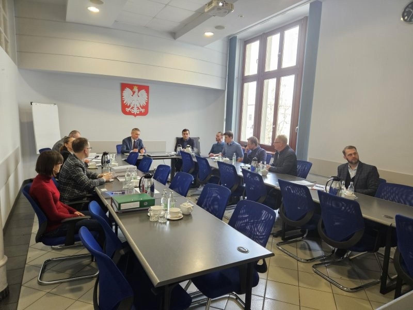 Zdjęcie w galerii na portalu naszraciborz.pl: W ratuszu dyskutowano o przebudowie linii kolejowej Kędzierzyn-Koźle - Racibórz wiadomości z regionu