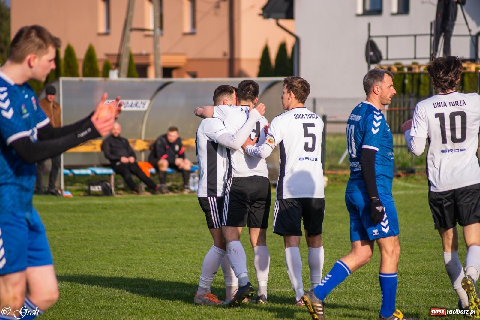 Zdjęcie w galerii na portalu naszraciborz.pl: Walczyli póki starczyło sił. Unia Turza Śląska z trofeum [FOTO i WIDEO] wiadomości z regionu