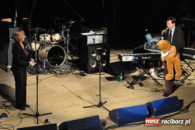 Zdjęcie w galerii na portalu naszraciborz.pl: Sukienka Ani Wyszkoni poszła za stówkę wiadomości z regionu