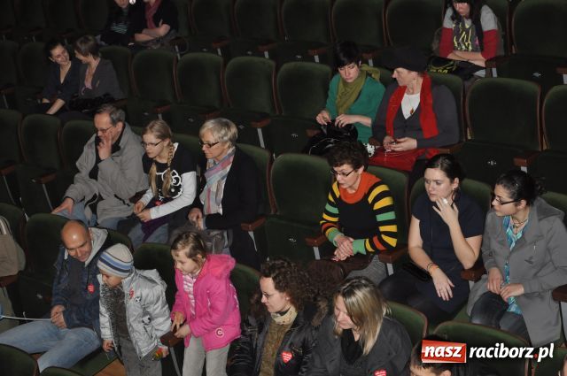 Zdjęcie w galerii na portalu naszraciborz.pl: Sukienka Ani Wyszkoni poszła za stówkę wiadomości z regionu