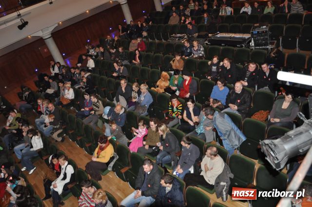 Zdjęcie w galerii na portalu naszraciborz.pl: Sukienka Ani Wyszkoni poszła za stówkę wiadomości z regionu