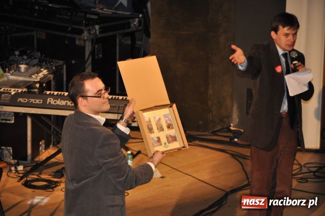 Zdjęcie w galerii na portalu naszraciborz.pl: Sukienka Ani Wyszkoni poszła za stówkę wiadomości z regionu