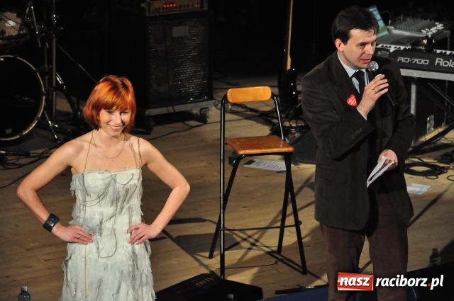 Zdjęcie w galerii na portalu naszraciborz.pl: Sukienka Ani Wyszkoni poszła za stówkę wiadomości z regionu