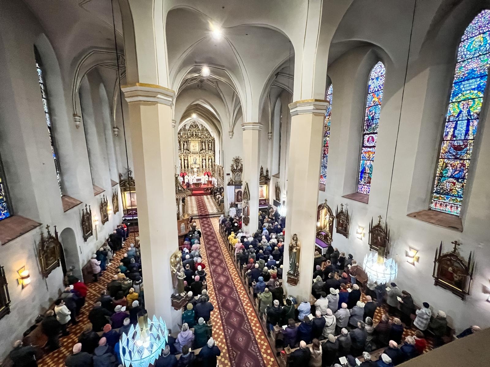 Zdjęcie w galerii na portalu naszraciborz.pl: Święte Triduum Paschalne - Wielki Czwartek w kościele farnym [WIDEO] wiadomości z regionu