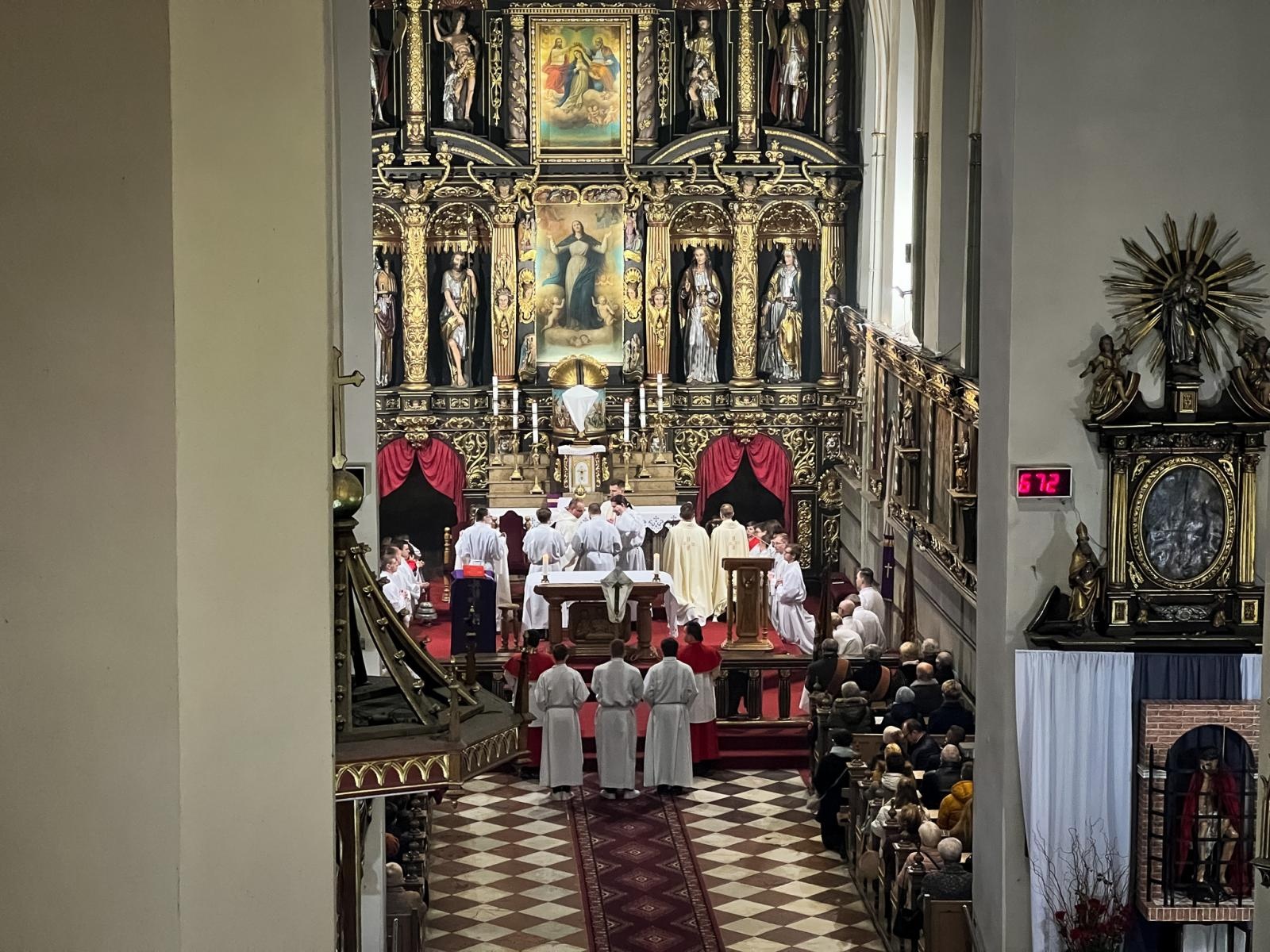 Zdjęcie w galerii na portalu naszraciborz.pl: Święte Triduum Paschalne - Wielki Czwartek w kościele farnym [WIDEO] wiadomości z regionu