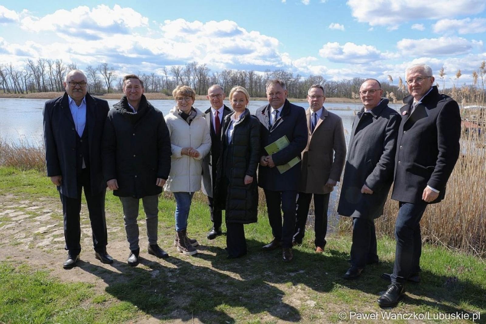 Zdjęcie w galerii na portalu naszraciborz.pl: Plan ratunkowy dla Odry - podpisano porozumienie wiadomości z regionu