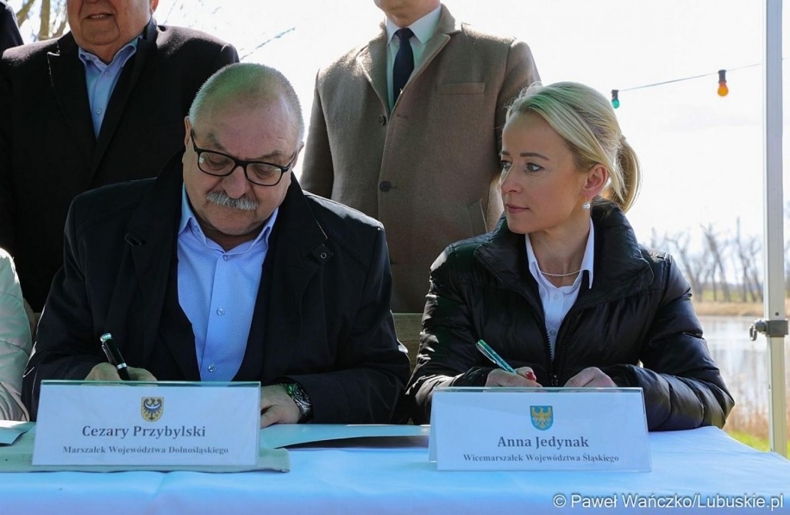Zdjęcie w galerii na portalu naszraciborz.pl: Plan ratunkowy dla Odry - podpisano porozumienie wiadomości z regionu
