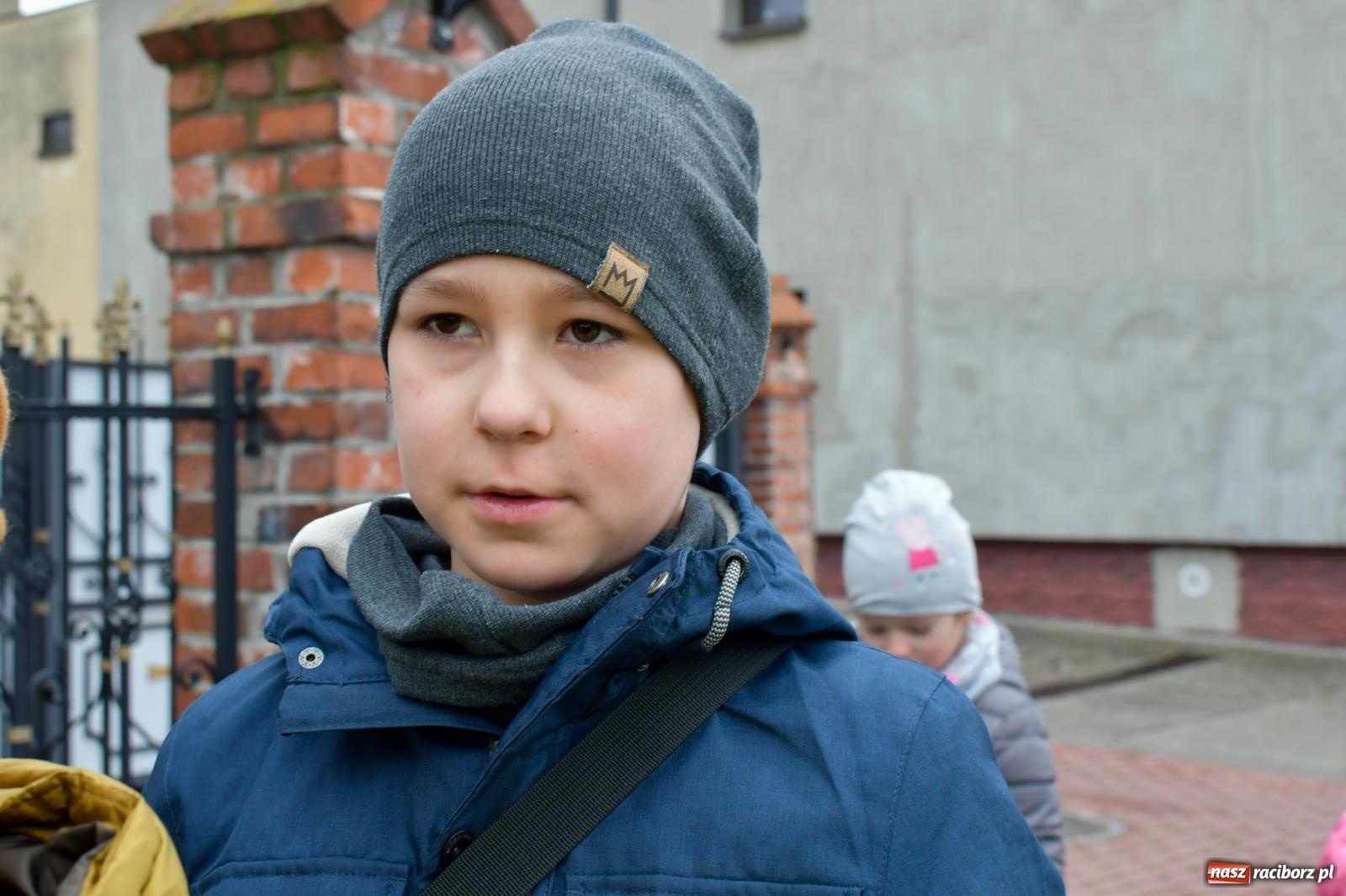 Zdjęcie w galerii na portalu naszraciborz.pl: Anioł Pański i w drogę. Wielkopiątkowe kłapanie w Sudole [FOTO i WIDEO] wiadomości z regionu