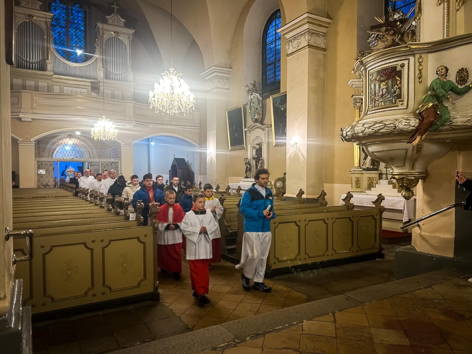 Zdjęcie w galerii na portalu naszraciborz.pl: Wielki Piątek w parafii WNMP w Raciborzu [FOTO i WIDEO] wiadomości z regionu
