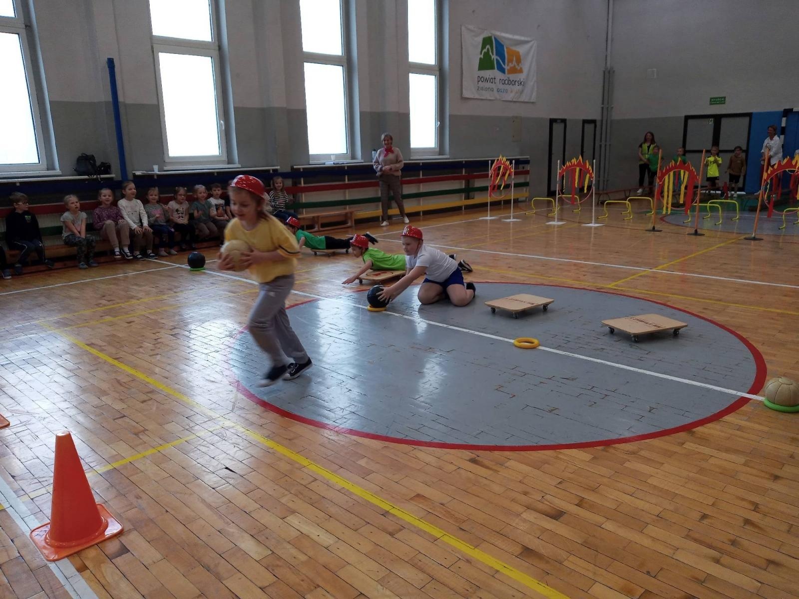 Zdjęcie w galerii na portalu naszraciborz.pl: Znam, wiem, umiem. Konkurs w PCS wiadomości z regionu