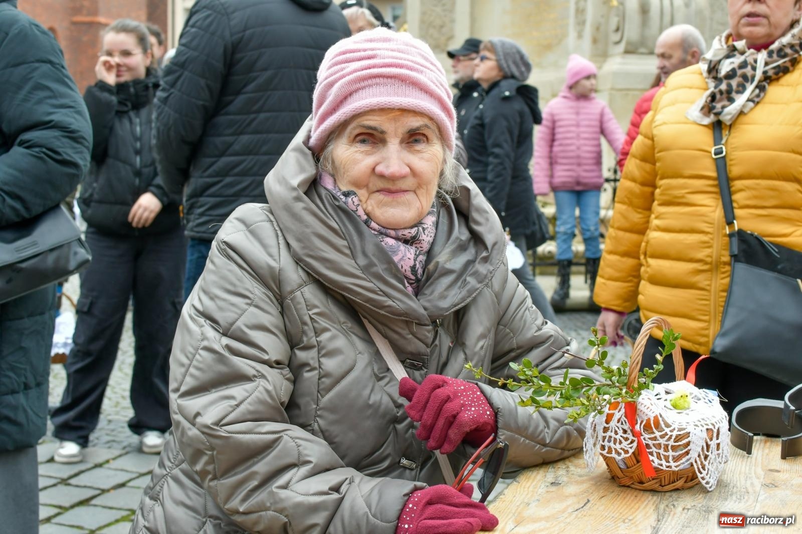 Zdjęcie w galerii na portalu naszraciborz.pl: Raciborskie śniadanie wielkanocne na Rynku [FOTO i WIDEO] wiadomości z regionu