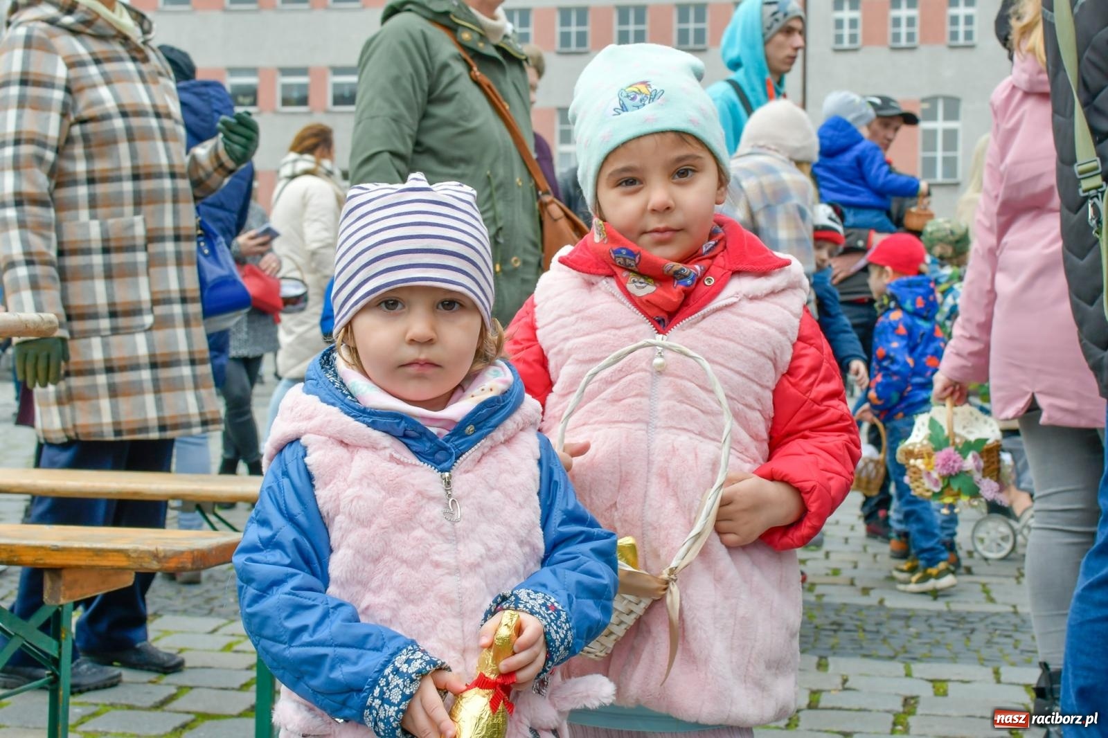 Zdjęcie w galerii na portalu naszraciborz.pl: Raciborskie śniadanie wielkanocne na Rynku [FOTO i WIDEO] wiadomości z regionu
