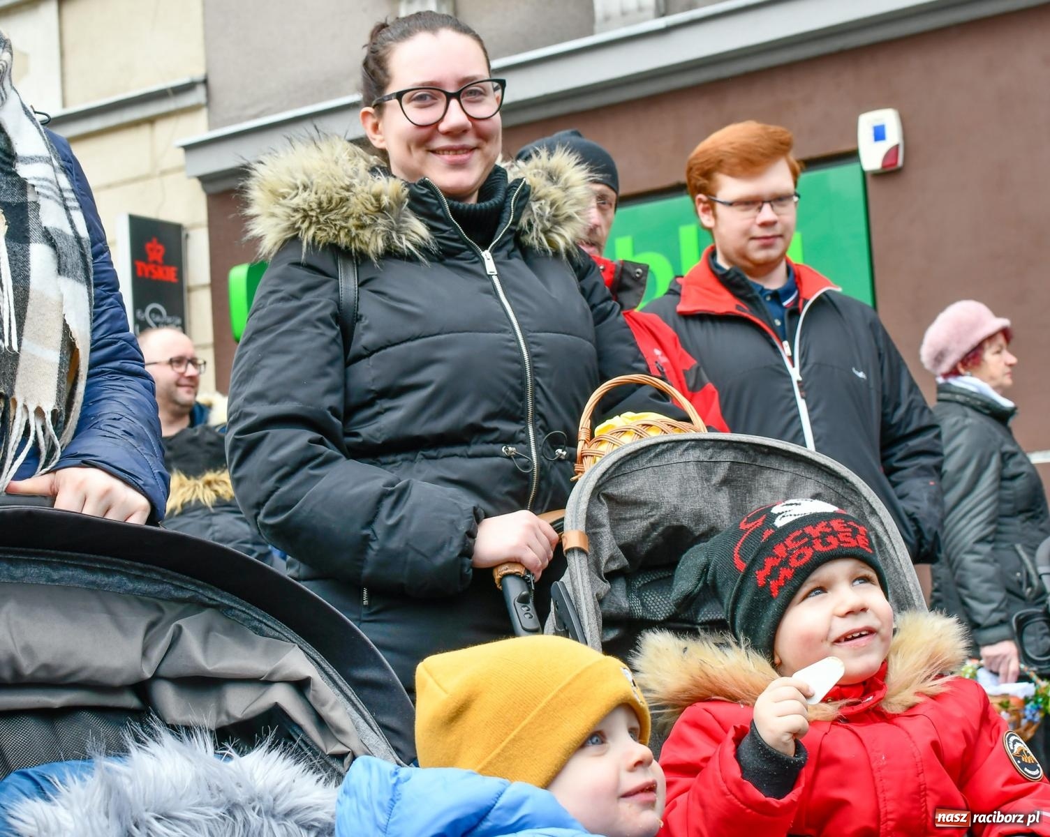 Zdjęcie w galerii na portalu naszraciborz.pl: Raciborskie śniadanie wielkanocne na Rynku [FOTO i WIDEO] wiadomości z regionu