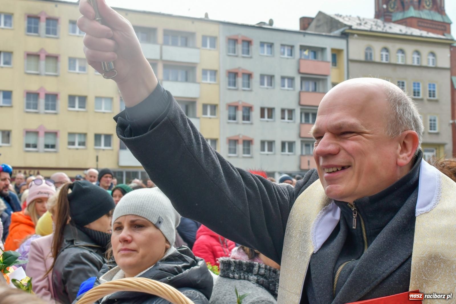 Zdjęcie w galerii na portalu naszraciborz.pl: Raciborskie śniadanie wielkanocne na Rynku [FOTO i WIDEO] wiadomości z regionu