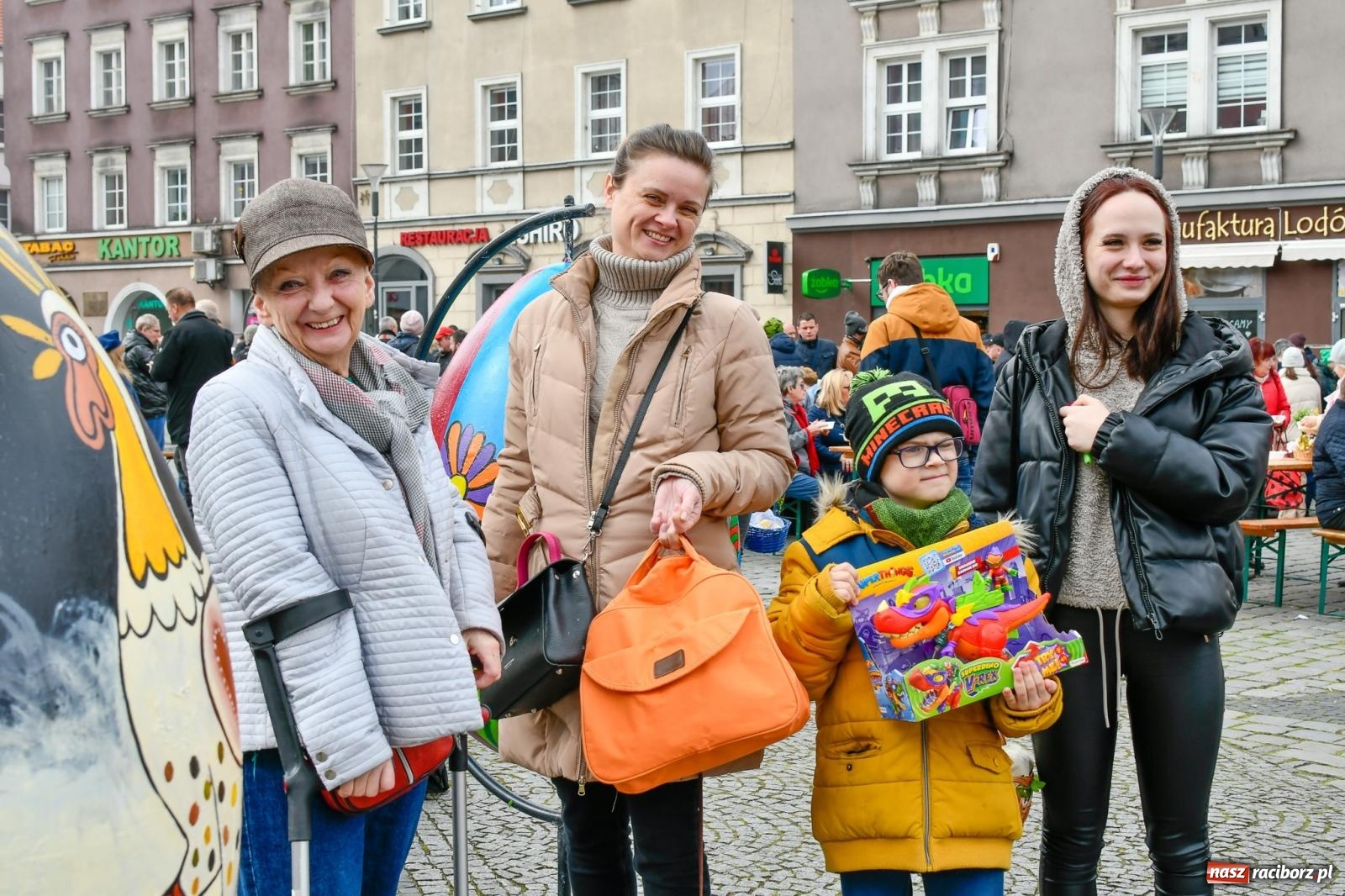 Zdjęcie w galerii na portalu naszraciborz.pl: Raciborskie śniadanie wielkanocne na Rynku [FOTO i WIDEO] wiadomości z regionu