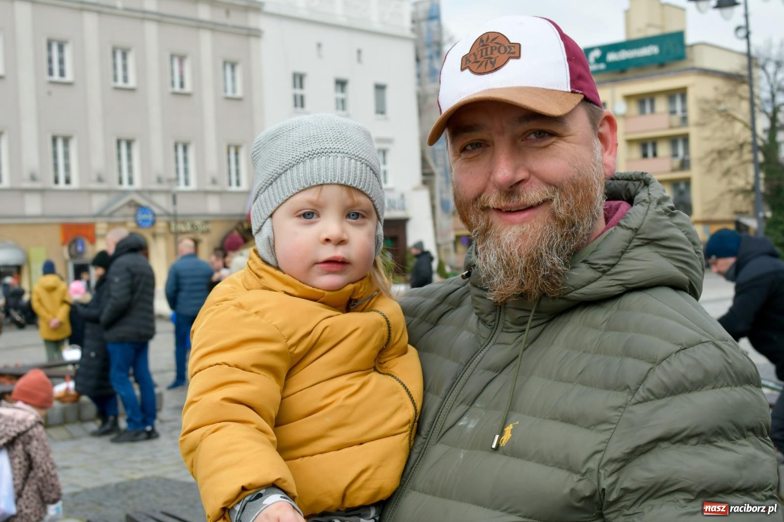 Zdjęcie w galerii na portalu naszraciborz.pl: Raciborskie śniadanie wielkanocne na Rynku [FOTO i WIDEO] wiadomości z regionu
