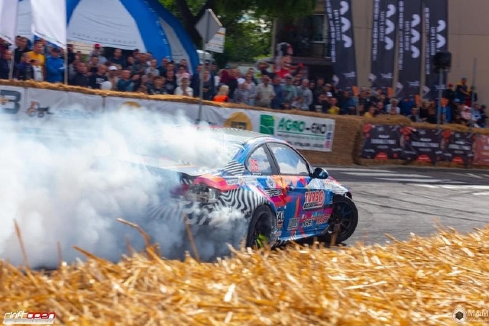 Zdjęcie w galerii na portalu naszraciborz.pl: POLISH GOODWOOD. Kietrz kolejny raz stolicą driftu z muzyką w tle wiadomości z regionu