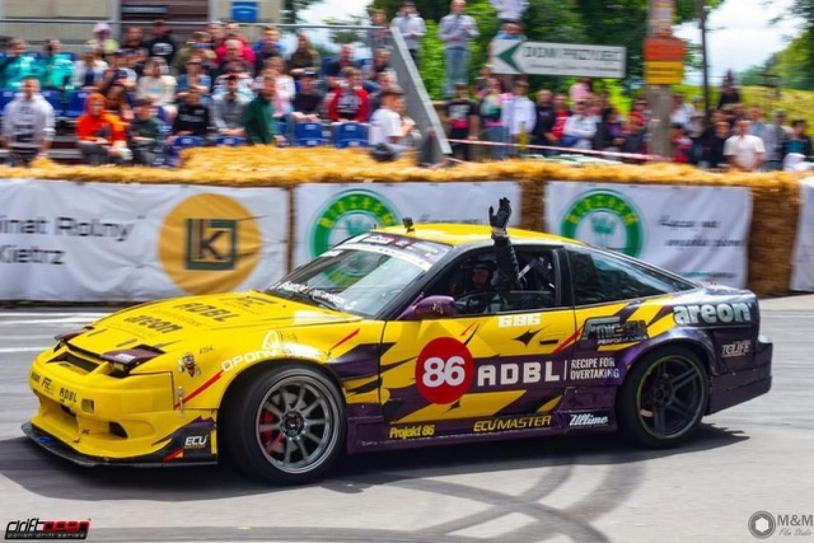 Zdjęcie w galerii na portalu naszraciborz.pl: POLISH GOODWOOD. Kietrz kolejny raz stolicą driftu z muzyką w tle wiadomości z regionu