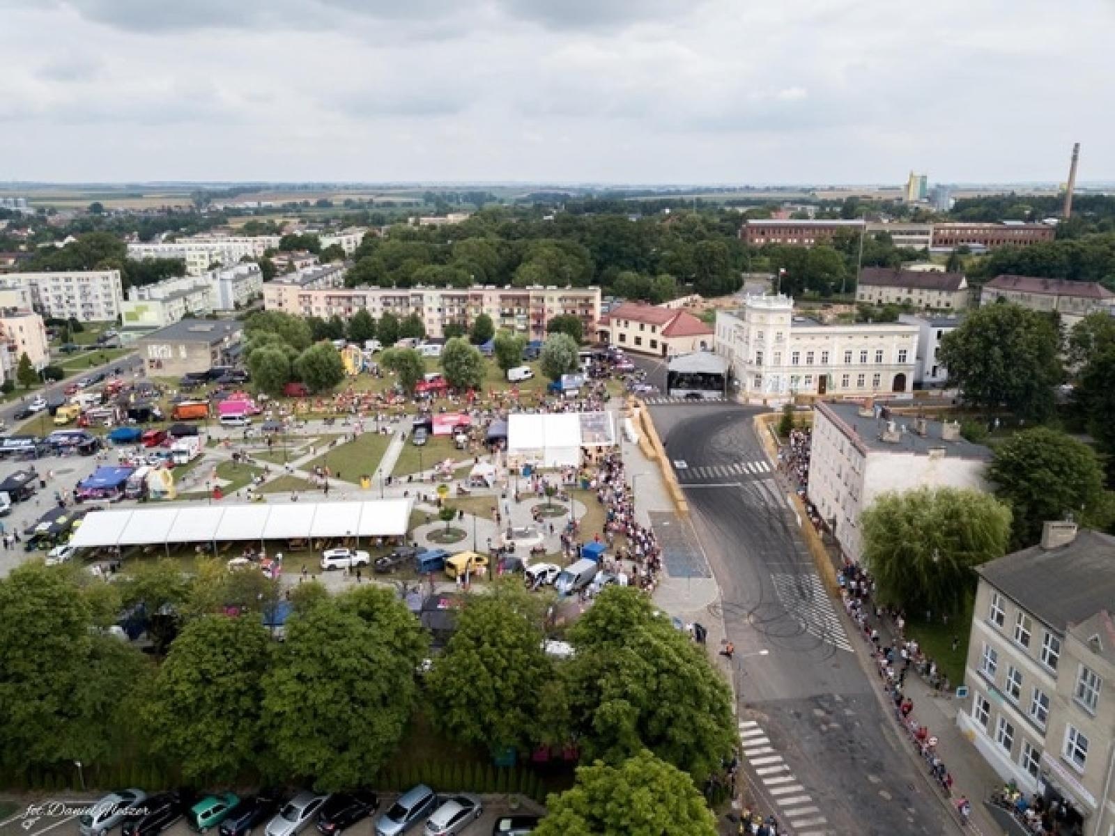 Zdjęcie w galerii na portalu naszraciborz.pl: POLISH GOODWOOD. Kietrz kolejny raz stolicą driftu z muzyką w tle wiadomości z regionu