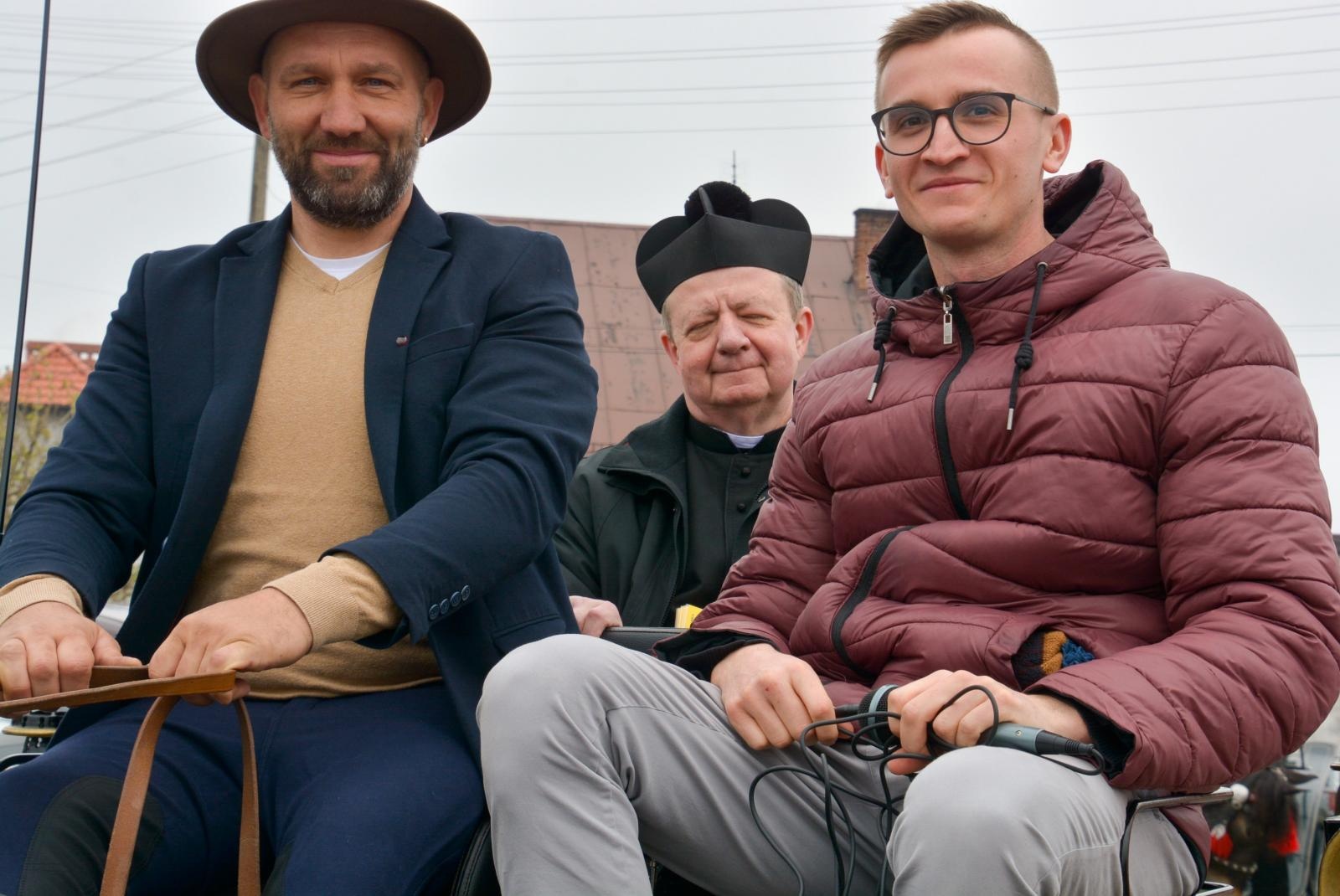 Zdjęcie w galerii na portalu naszraciborz.pl: Jedyna i najmłodsza. Procesja wielkanocna w Zawadzie Książęcej [FOTO i WIDEO] wiadomości z regionu