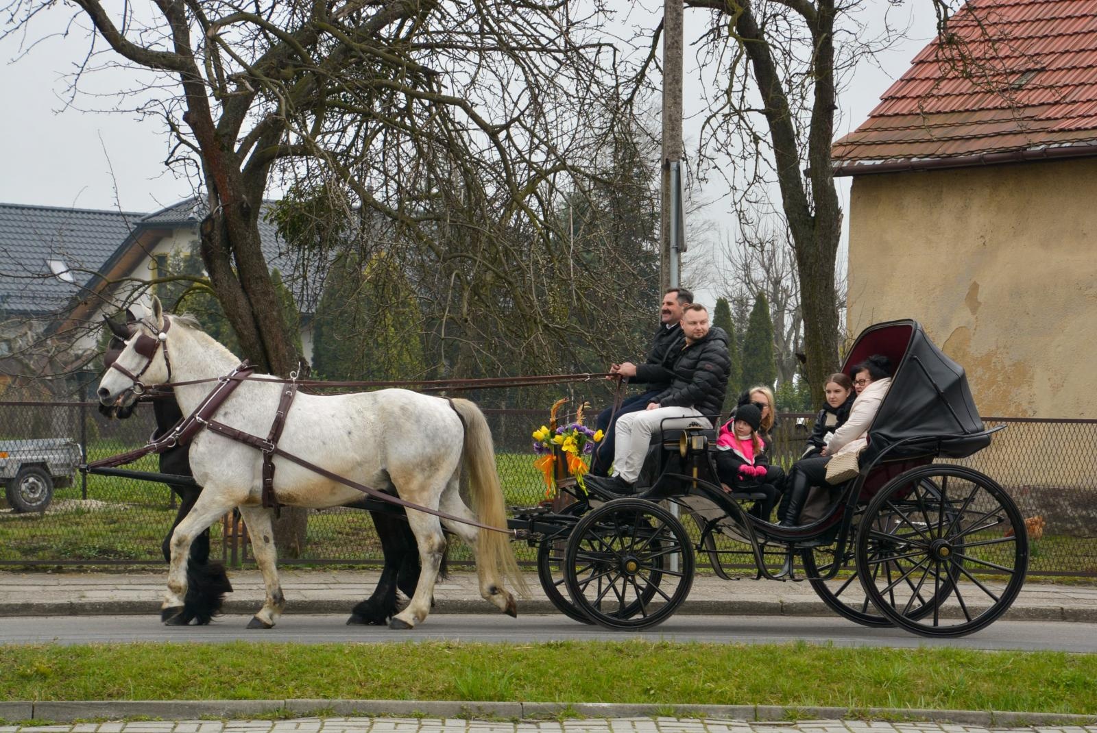 Zdjęcie w galerii na portalu naszraciborz.pl: Jedyna i najmłodsza. Procesja wielkanocna w Zawadzie Książęcej [FOTO i WIDEO] wiadomości z regionu