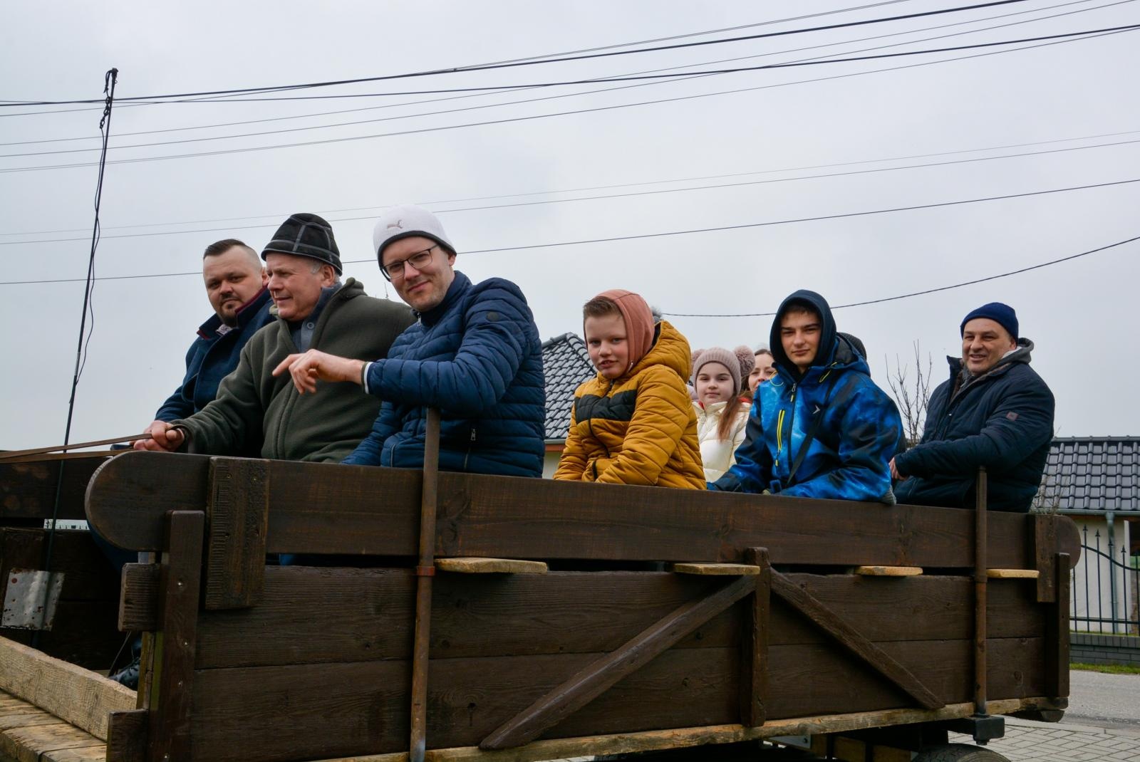 Zdjęcie w galerii na portalu naszraciborz.pl: Jedyna i najmłodsza. Procesja wielkanocna w Zawadzie Książęcej [FOTO i WIDEO] wiadomości z regionu