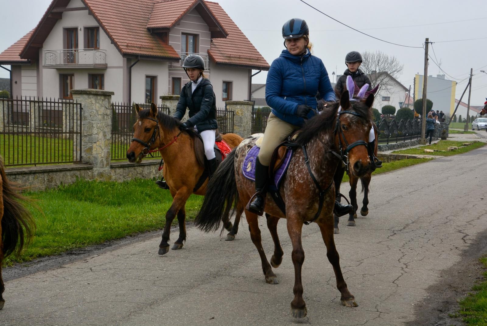 Zdjęcie w galerii na portalu naszraciborz.pl: Jedyna i najmłodsza. Procesja wielkanocna w Zawadzie Książęcej [FOTO i WIDEO] wiadomości z regionu