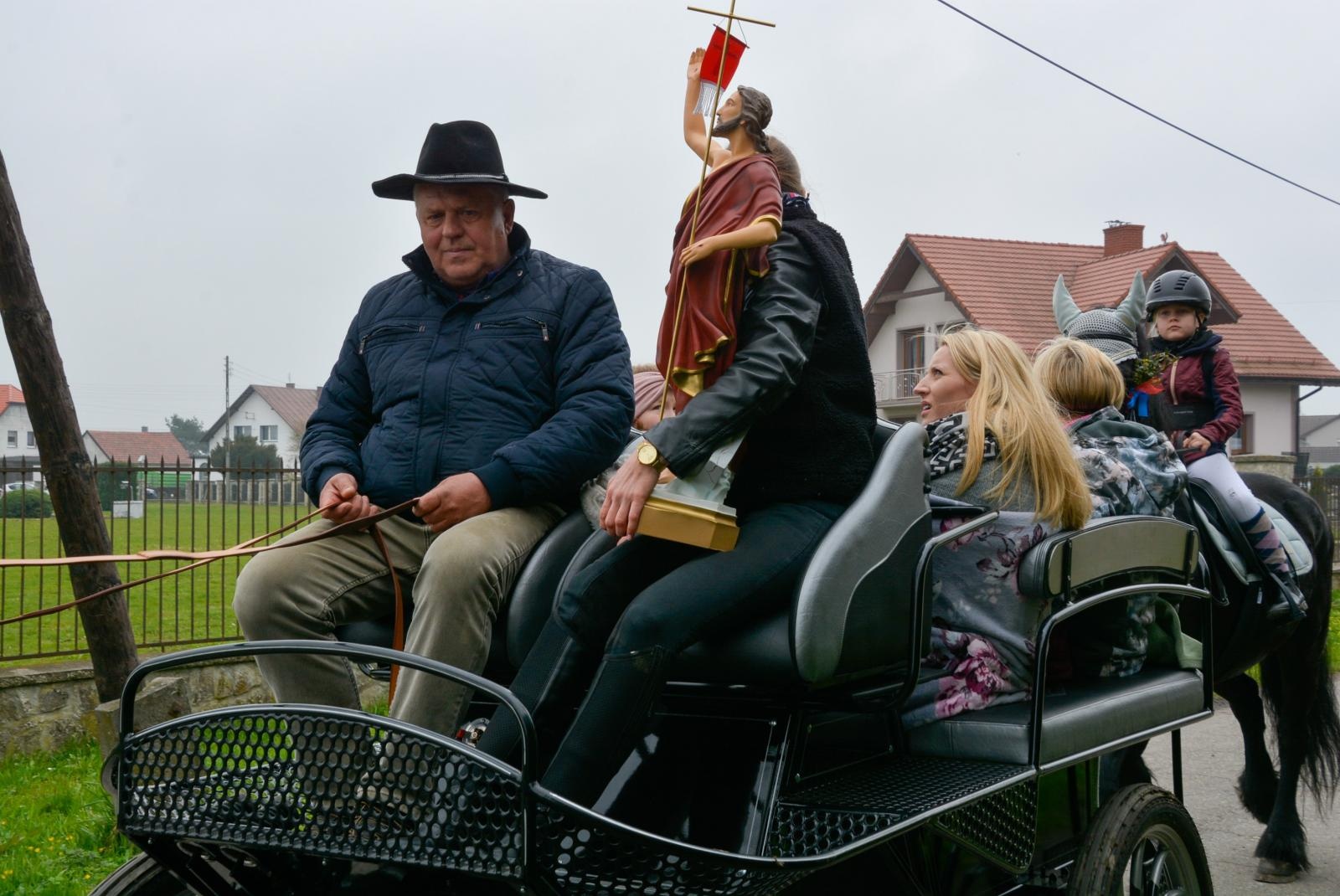 Zdjęcie w galerii na portalu naszraciborz.pl: Jedyna i najmłodsza. Procesja wielkanocna w Zawadzie Książęcej [FOTO i WIDEO] wiadomości z regionu