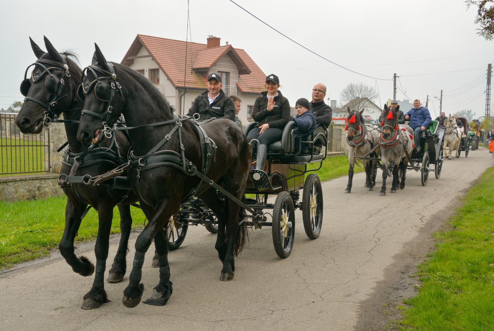 Zdjęcie w galerii na portalu naszraciborz.pl: Jedyna i najmłodsza. Procesja wielkanocna w Zawadzie Książęcej [FOTO i WIDEO] wiadomości z regionu