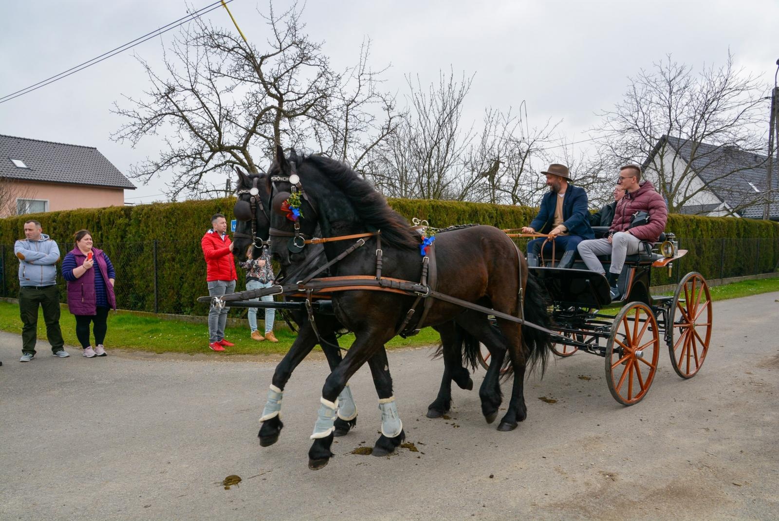 Zdjęcie w galerii na portalu naszraciborz.pl: Jedyna i najmłodsza. Procesja wielkanocna w Zawadzie Książęcej [FOTO i WIDEO] wiadomości z regionu