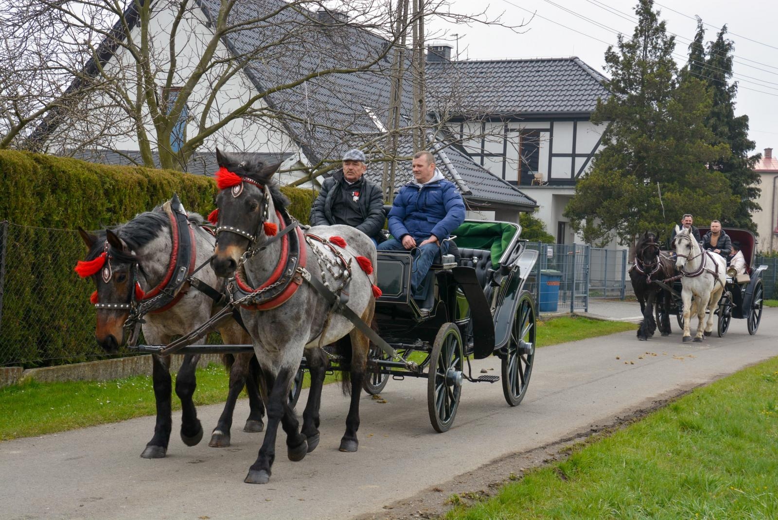 Zdjęcie w galerii na portalu naszraciborz.pl: Jedyna i najmłodsza. Procesja wielkanocna w Zawadzie Książęcej [FOTO i WIDEO] wiadomości z regionu