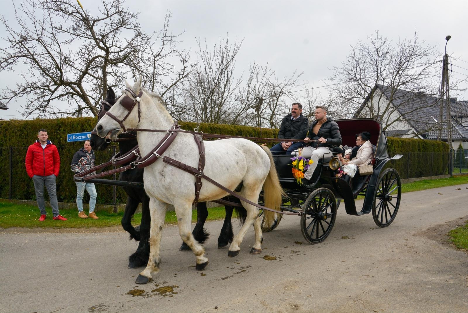 Zdjęcie w galerii na portalu naszraciborz.pl: Jedyna i najmłodsza. Procesja wielkanocna w Zawadzie Książęcej [FOTO i WIDEO] wiadomości z regionu