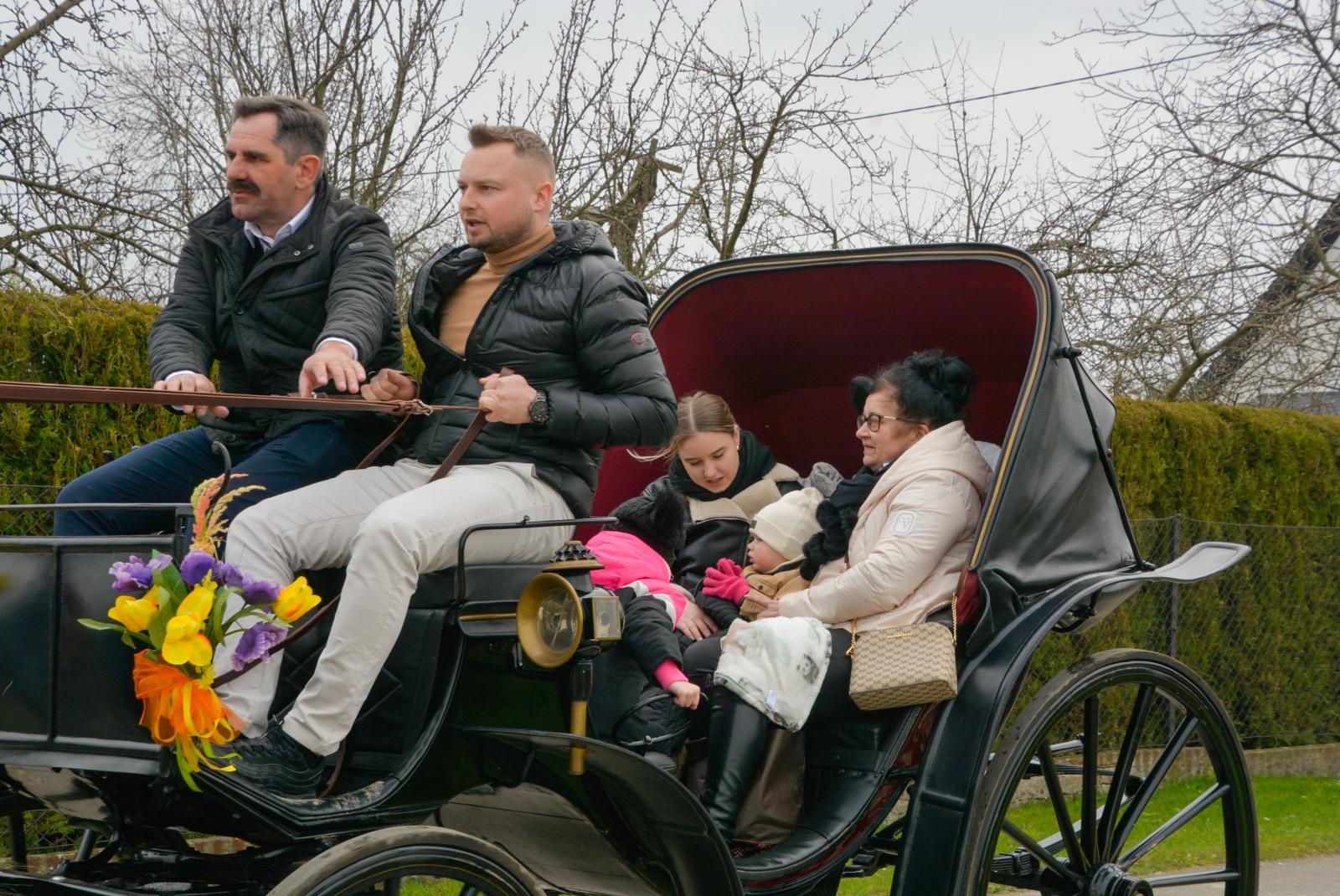 Zdjęcie w galerii na portalu naszraciborz.pl: Jedyna i najmłodsza. Procesja wielkanocna w Zawadzie Książęcej [FOTO i WIDEO] wiadomości z regionu