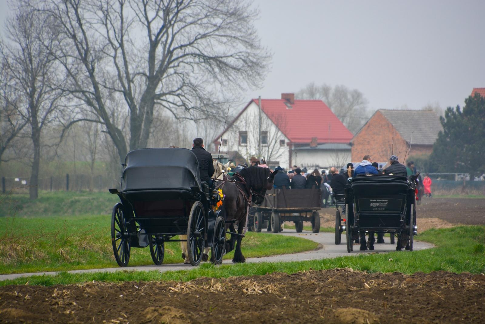 Zdjęcie w galerii na portalu naszraciborz.pl: Jedyna i najmłodsza. Procesja wielkanocna w Zawadzie Książęcej [FOTO i WIDEO] wiadomości z regionu