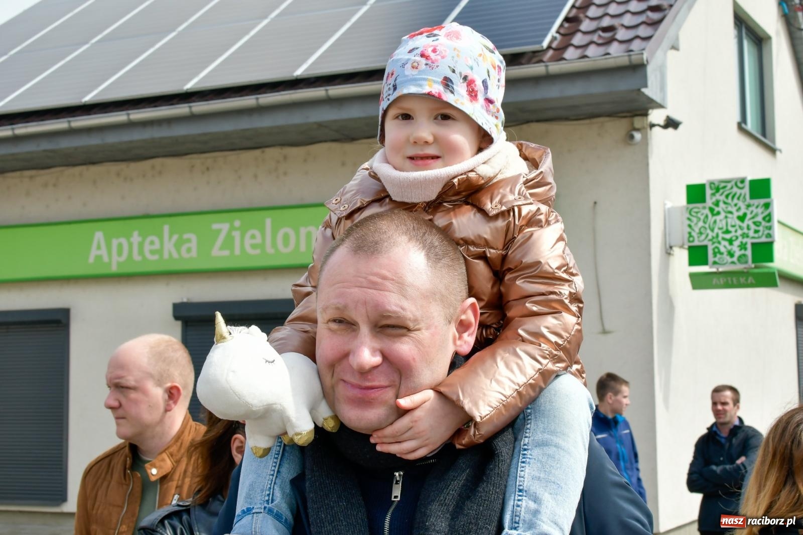 Zdjęcie w galerii na portalu naszraciborz.pl: Procesja wielkanocna w Pietrowicach Wielkich. Obrzęd religijny i dziedzictwo kulturowe [FOTO i WIDEO] wiadomości z regionu