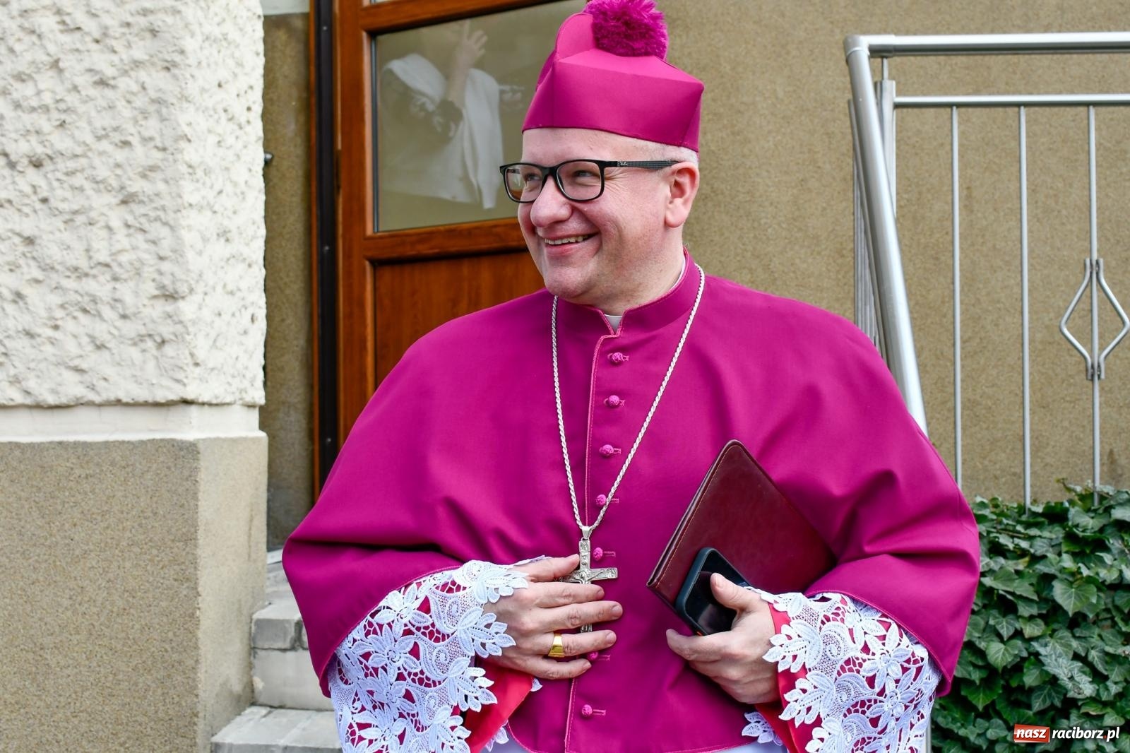 Zdjęcie w galerii na portalu naszraciborz.pl: Procesja wielkanocna w Pietrowicach Wielkich. Obrzęd religijny i dziedzictwo kulturowe [FOTO i WIDEO] wiadomości z regionu