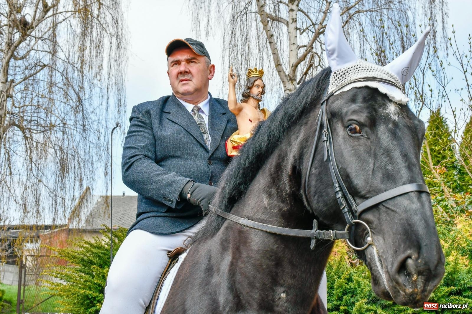 Zdjęcie w galerii na portalu naszraciborz.pl: Procesja wielkanocna w Pietrowicach Wielkich. Obrzęd religijny i dziedzictwo kulturowe [FOTO i WIDEO] wiadomości z regionu